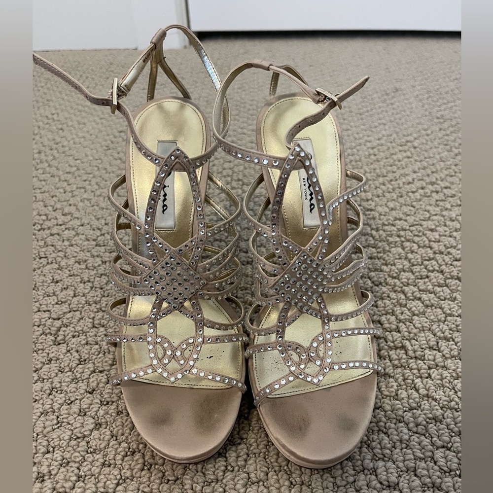 Nina size 9 heels